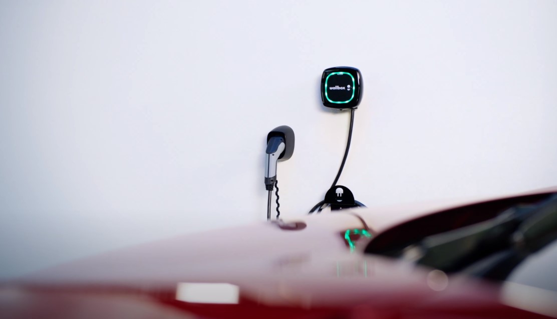 Nissan LEAF Level 2 charger