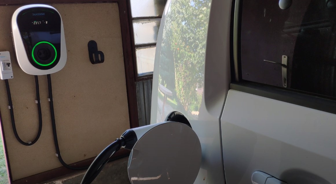 Top Nissan LEAF home chargers