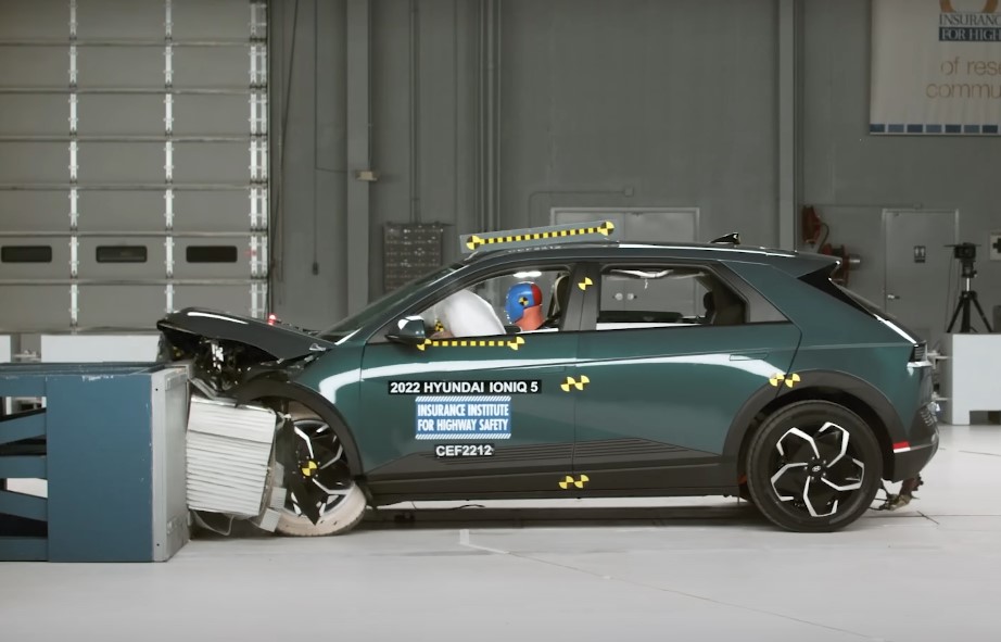 Electric vehicle crash test