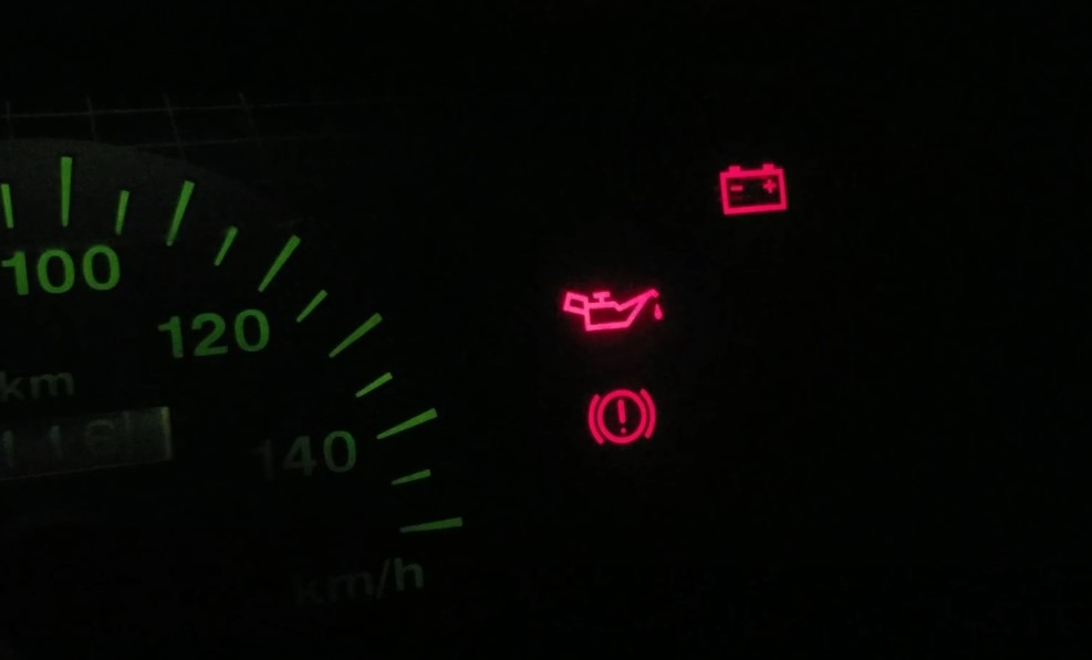 Charge warning light on a Nissan