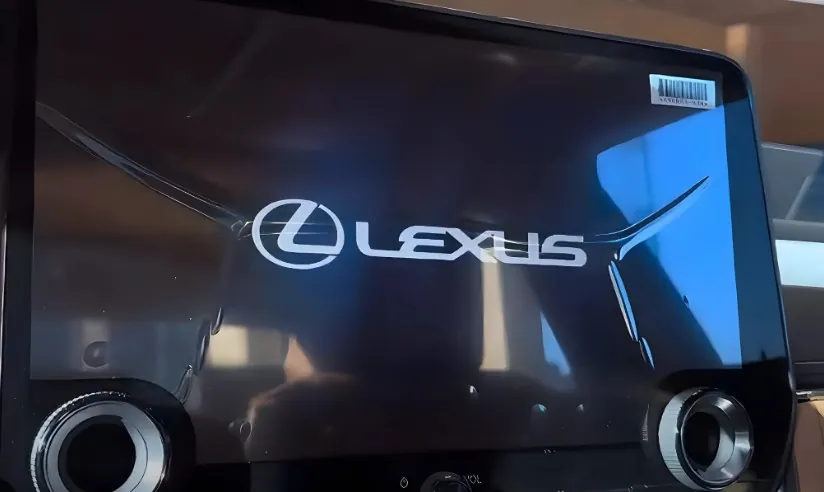 Big Lexus' horizontal display inside the ES model