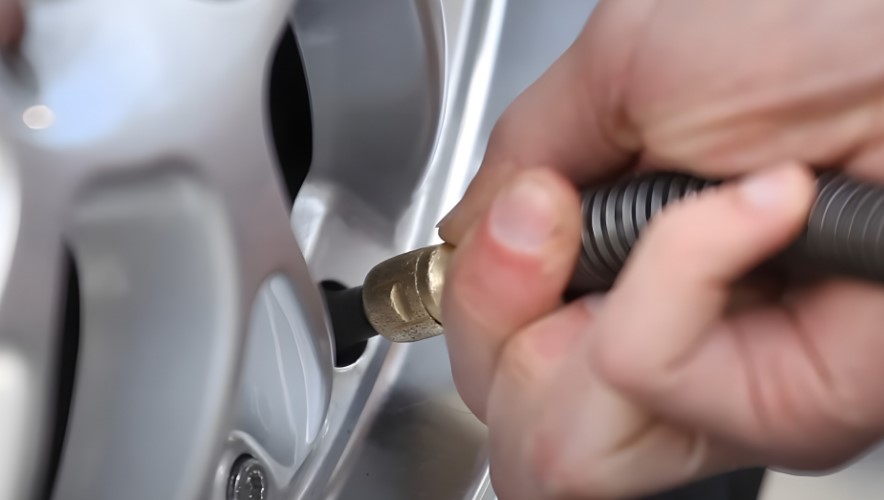 Precisely inflating the tire, ensuring optimal pressure