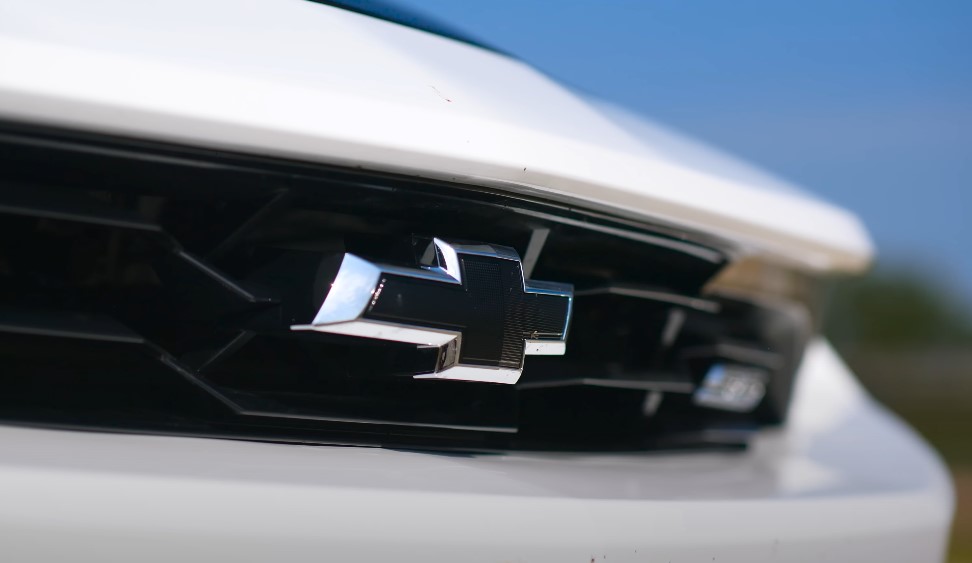 Close up photo of a Chevrolet logo