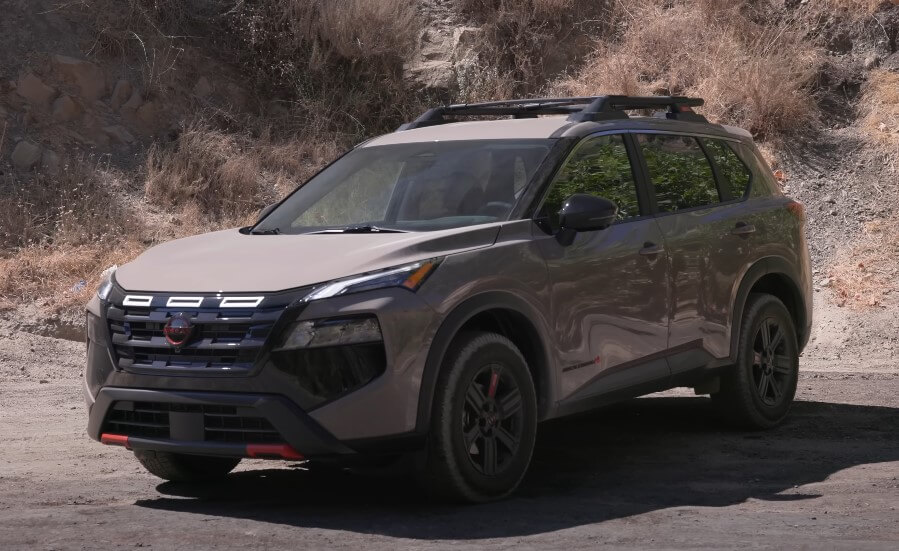 Nissan Rogue Rock Creek model on a dusty road