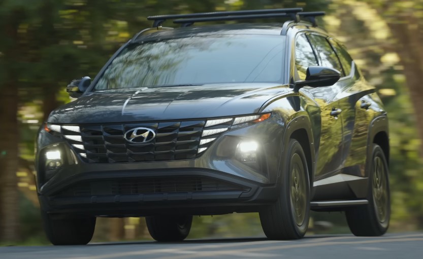 Hyundai Tucson XRT photographed in motion